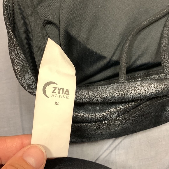 Zyia Stonewashed Front Zip Bra - Picture 2 of 2